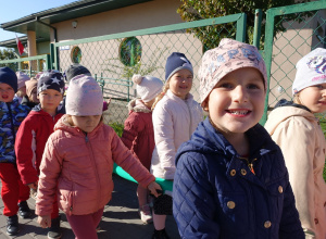 Jesienny spacer przedszkolaków