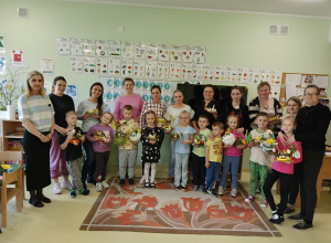 Warsztaty wielkanocne z rodzicami w grupach Biedronki i Muchomorki.