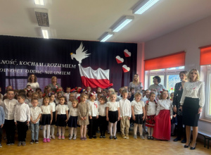 Szkoła do hymnu” – wspólne śpiewanie Mazurka Dąbrowskiego w naszym przedszkolu